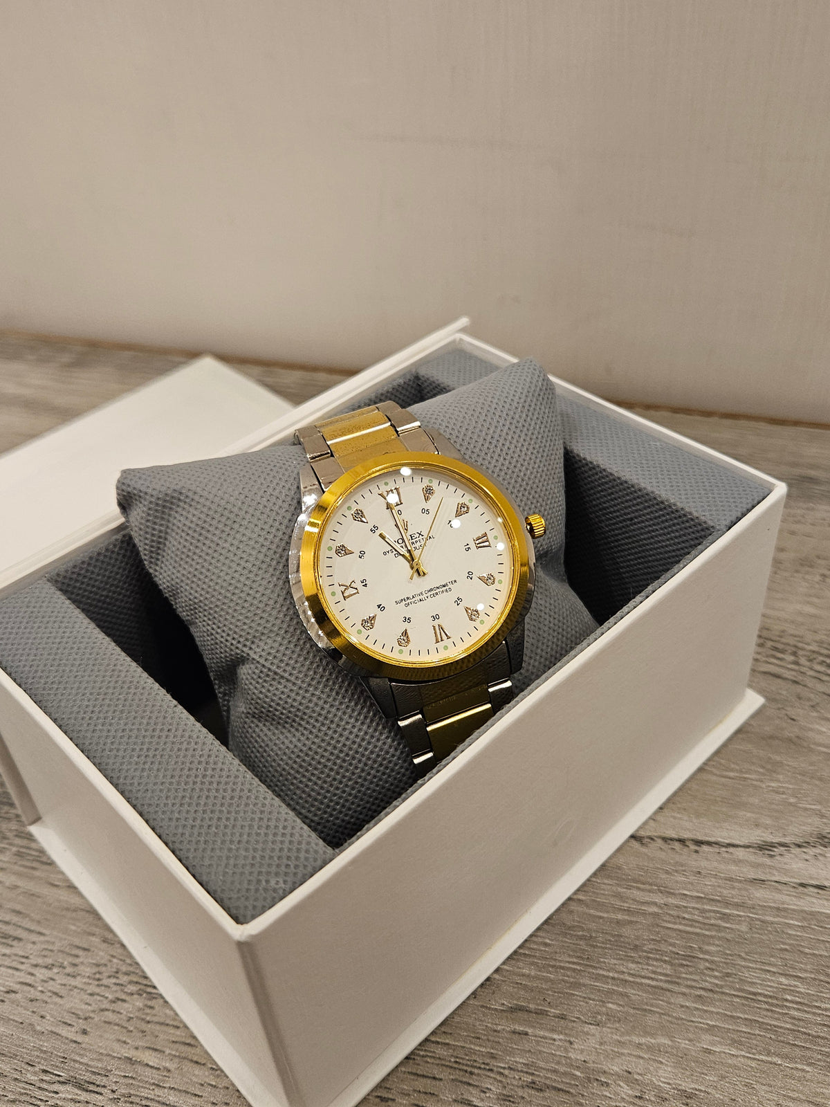 (Free Watch Box) Imported Watch for Men and Boys New Design 2024 - DE Walks