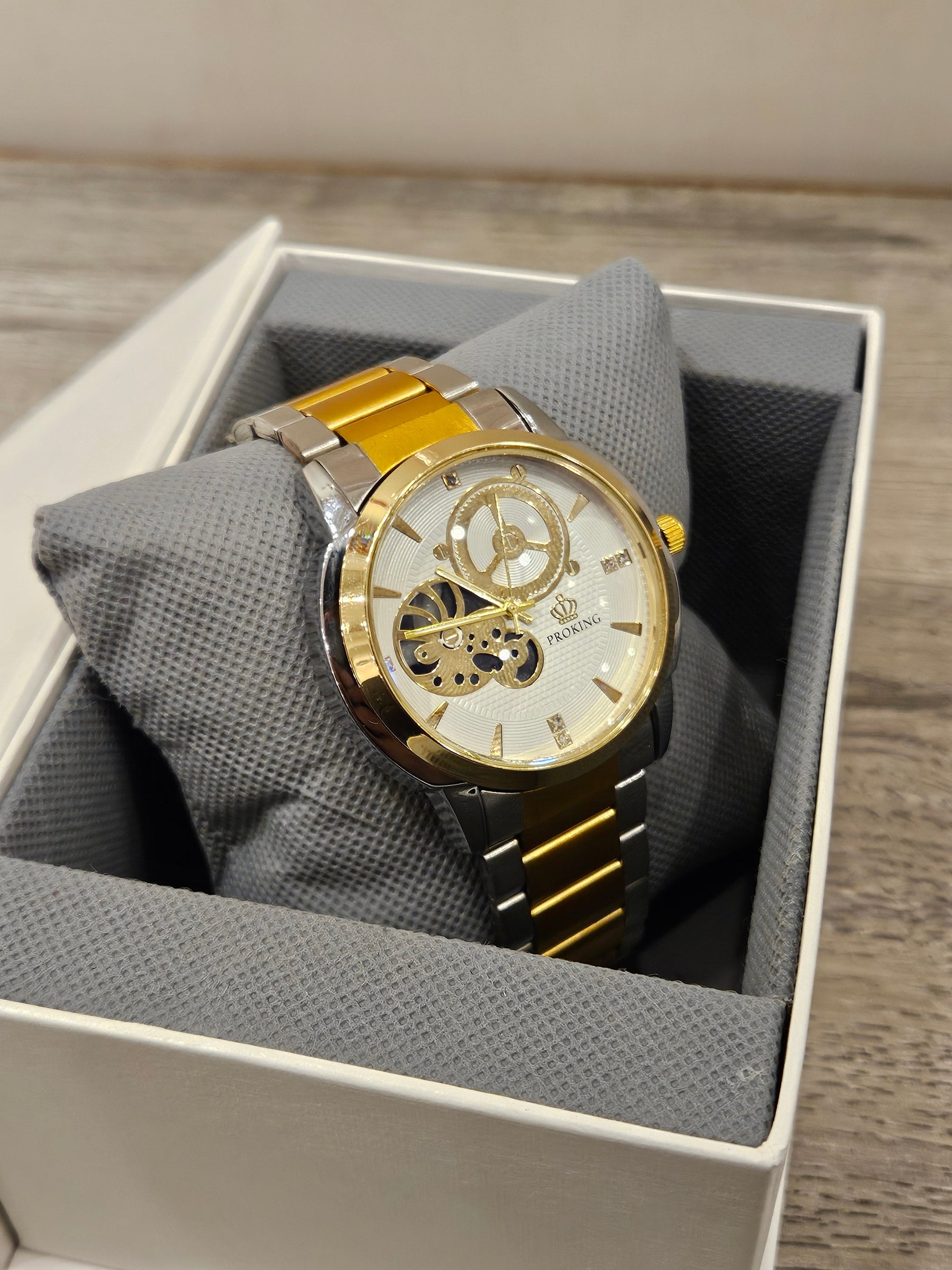 (Free Watch Box) Imported Watch for Men and Boys New Design 2024 - DE Walks