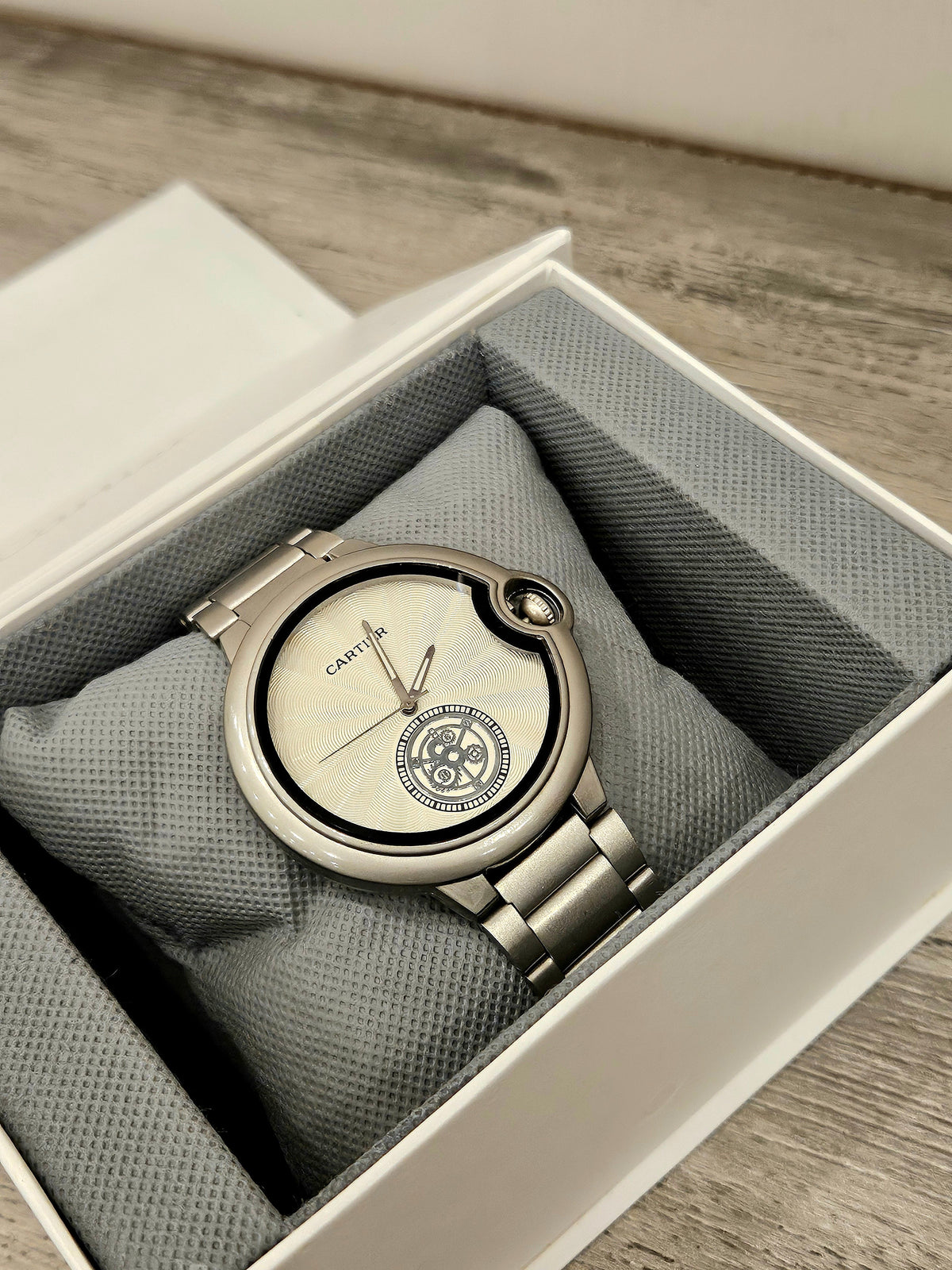 (Free Watch Box) Imported Watch for Men and Boys New Design 2024 - DE Walks